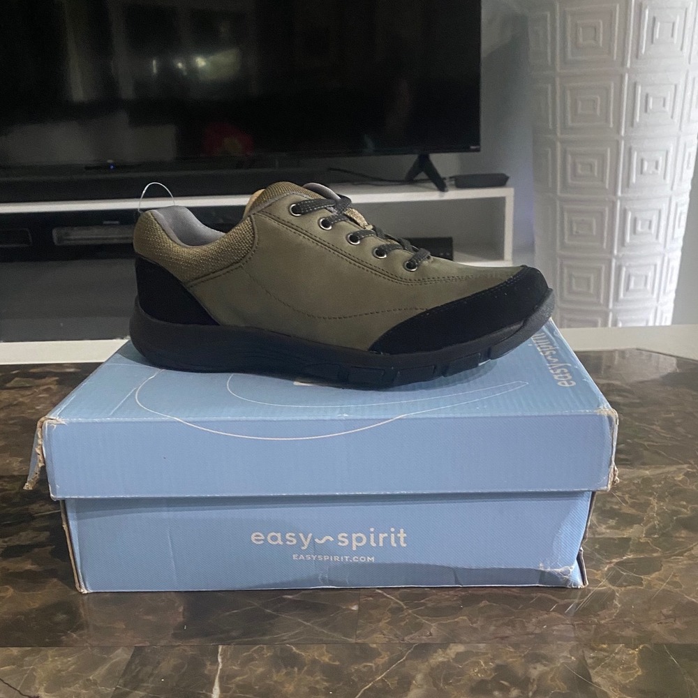Easy Spirit Cabin Women Sneaker Dark Green 300 Olive Black Lace Up Size 6 N